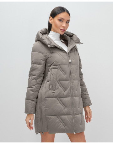 Женская зимняя куртка с капюшоном для холодной погоды.