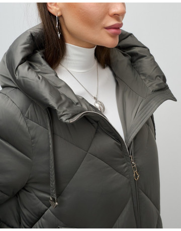 Длинный женский пуховик с капюшоном для зимы