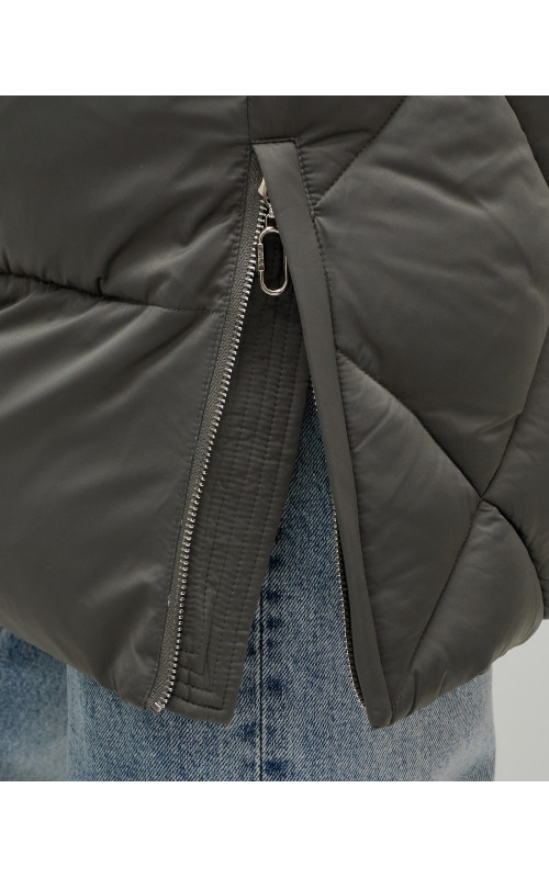 Длинный женский пуховик с капюшоном для зимы