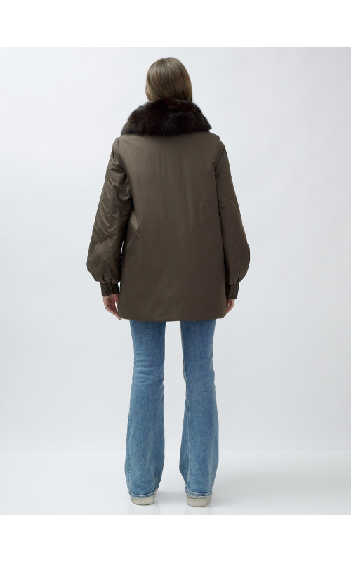 Женское зимнее утеплённое пальто: стиль и комфорт для холодных дней.