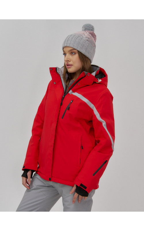 Женская горнолыжная куртка: стиль и защита для зимних склонов