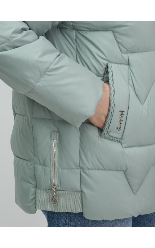 Женский пуховик с искусственной овчиной: тепло и стиль зима 2025