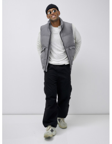 Мужской зимний стеганый жилет для активного отдыха.