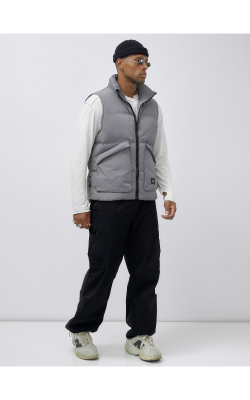 Мужской зимний стеганый жилет для активного отдыха.