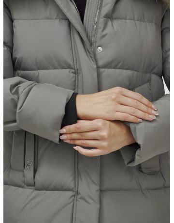 Женская зимняя куртка с мехом.