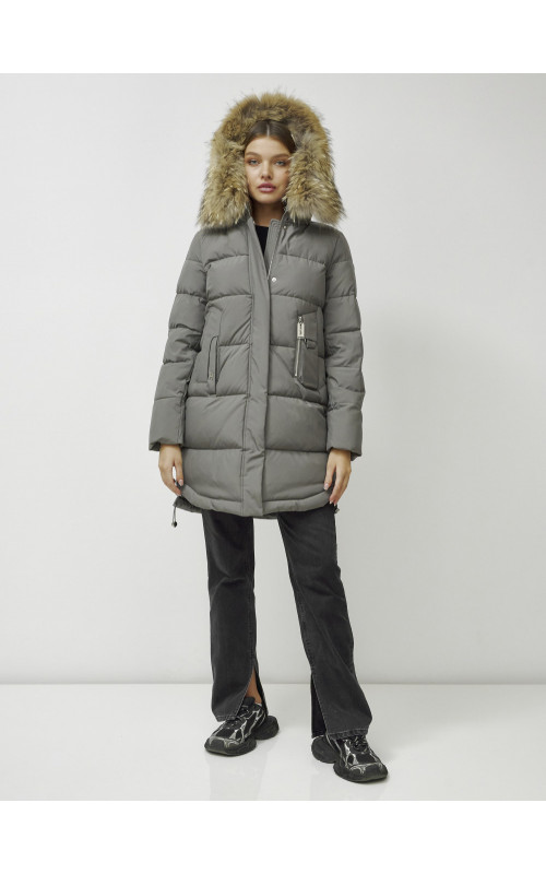 Женская зимняя куртка с мехом.