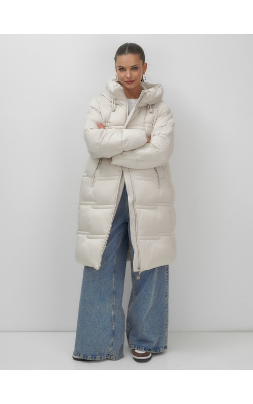 Длинный зимний пуховик для женщин с капюшоном.