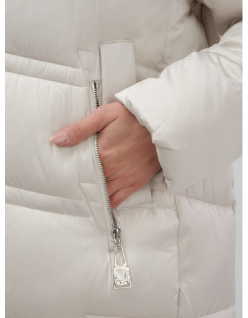 Длинный зимний пуховик для женщин с капюшоном.