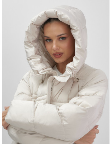 Длинный зимний пуховик для женщин с капюшоном.