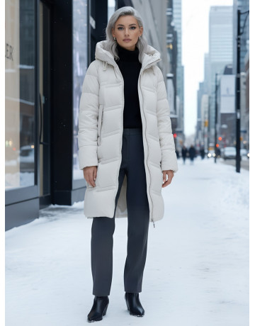 Длинный зимний пуховик для женщин с капюшоном.