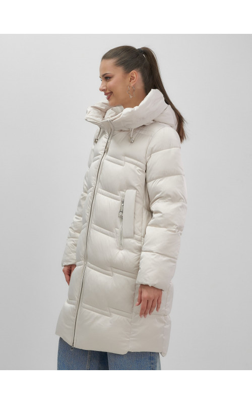 Длинный зимний пуховик для женщин с капюшоном.