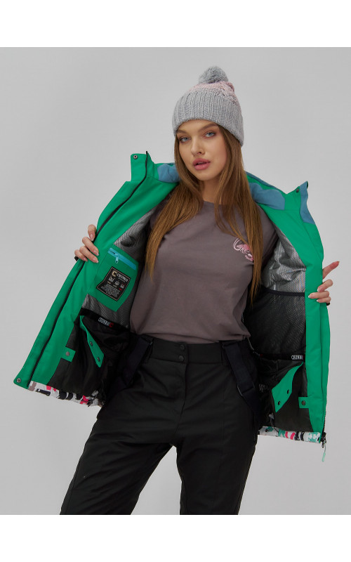 Женский зимний комплект для активного отдыха.