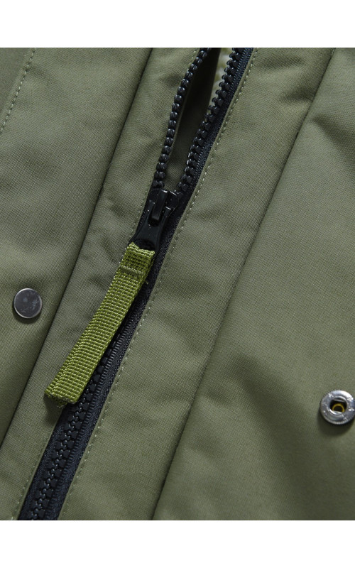 Зимняя парка для мальчика-подростка с мехом енота.