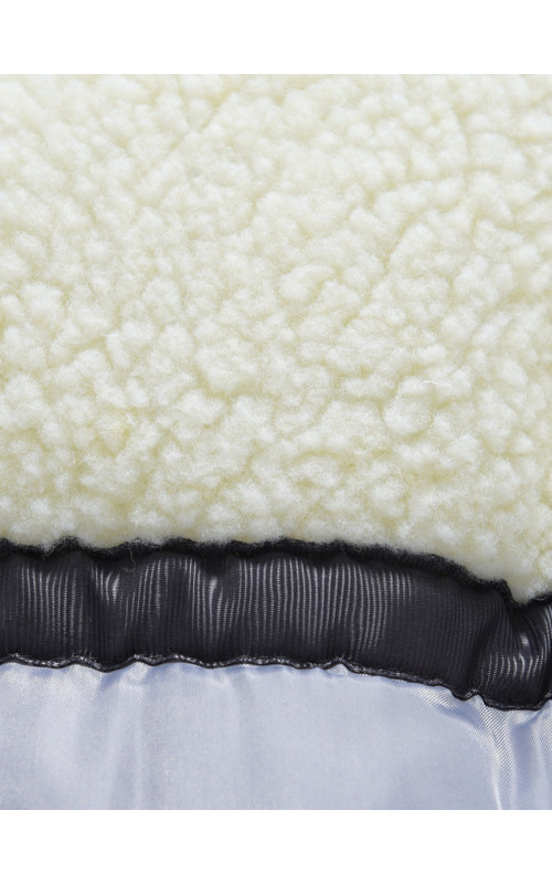 Зимняя женская парка с капюшоном для активного образа жизни.