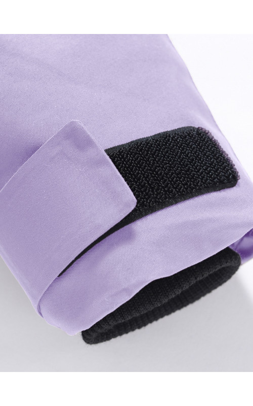 Зимняя женская парка с капюшоном для активного образа жизни.