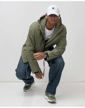 Спортивная мужская куртка «Хит сезона»: стиль и защита в переменчивую погоду