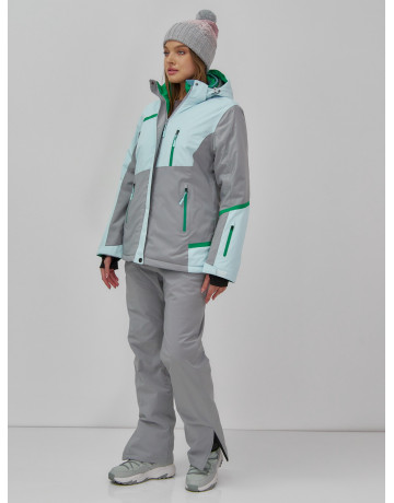 Женский горнолыжный костюм для комфорта и защиты в зимних видах спорта.