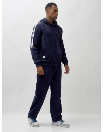 Мужской спортивный демисезонный костюм с начёсом.