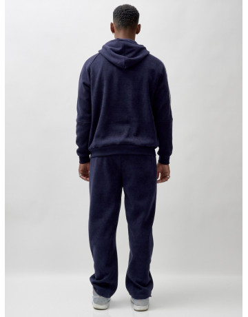 Мужской спортивный демисезонный костюм с начёсом.