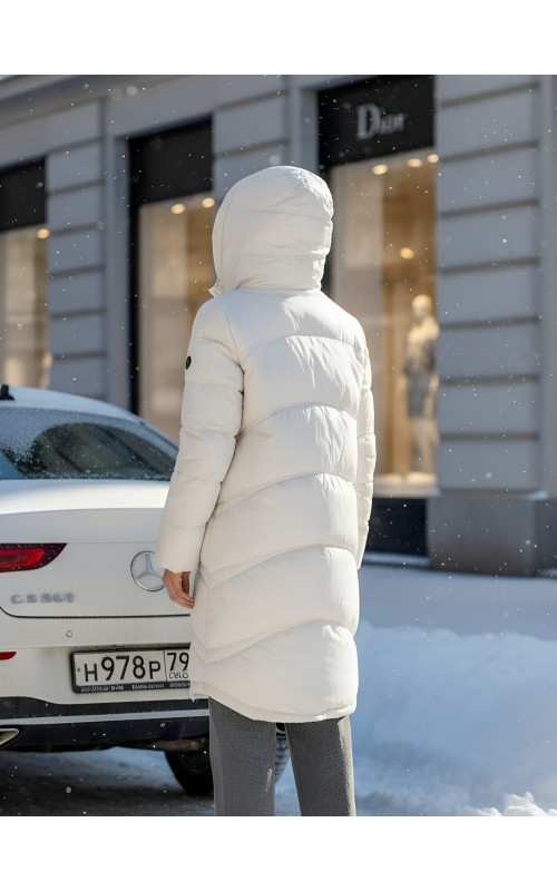 Длинный зимний пуховик с капюшоном для женщин