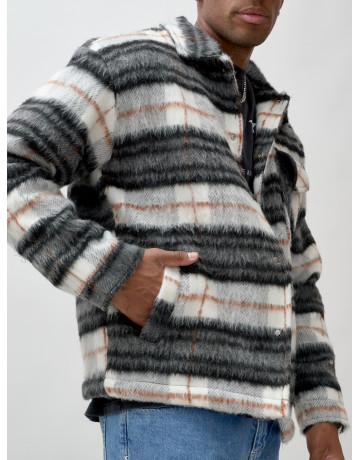 Ворсистая шерстяная рубашка для активного образа жизни.