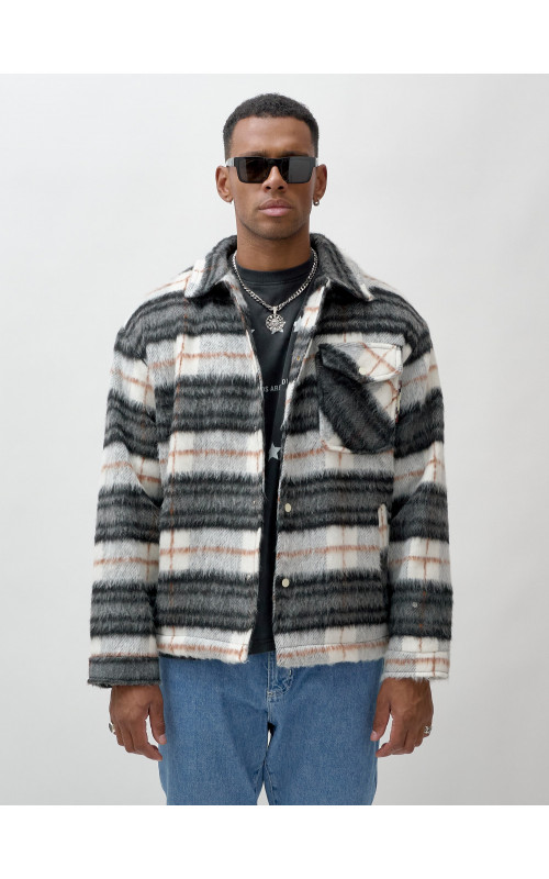 Ворсистая шерстяная рубашка для активного образа жизни.