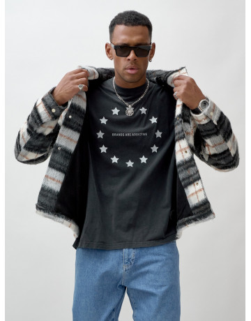 Ворсистая шерстяная рубашка для активного образа жизни.