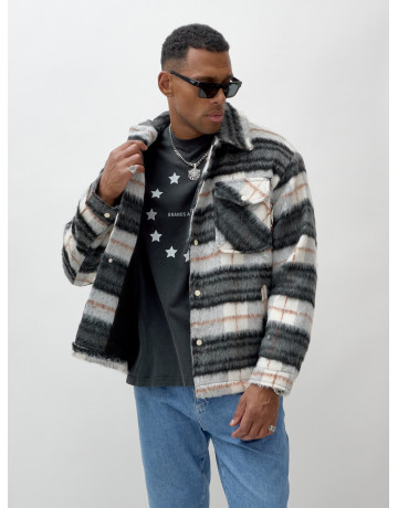 Ворсистая шерстяная рубашка для активного образа жизни.