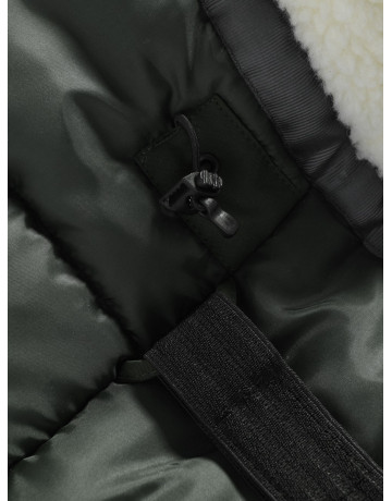 Тёплая парка для девочки с регулируемой посадкой.