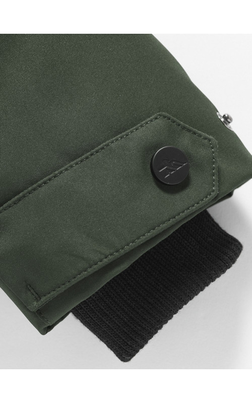 Тёплая парка для девочки с регулируемой посадкой.