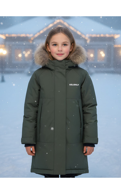 Тёплая парка для девочки с регулируемой посадкой.