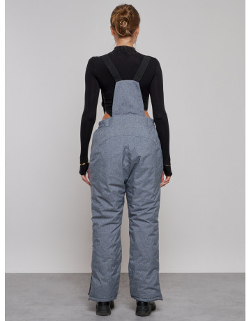 Женский горнолыжный костюм для зимних видов спорта.