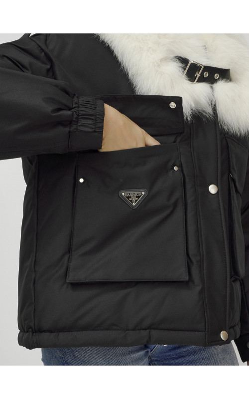 Зимний женский бомбер-куртка с мехом песца.