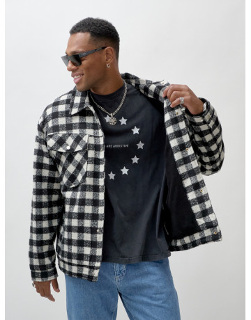 Мужская шерстяная рубашка прямого кроя в клетку.