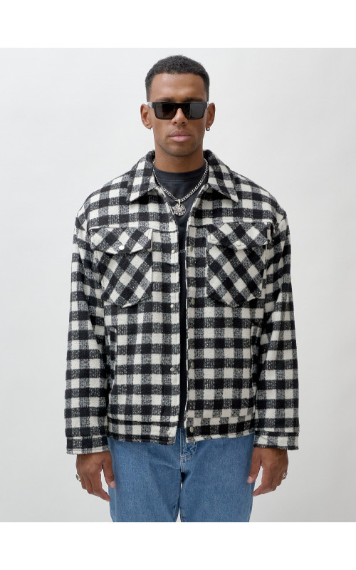 Мужская шерстяная рубашка прямого кроя в клетку.