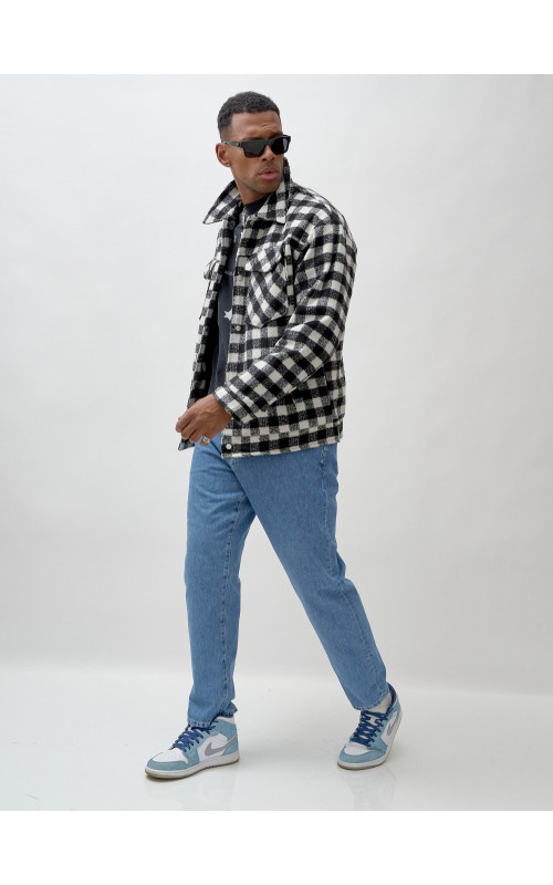 Мужская шерстяная рубашка прямого кроя в клетку.