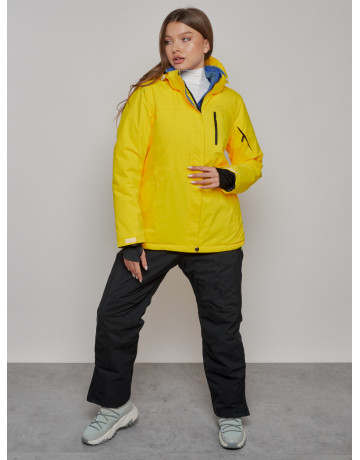 Зимний горнолыжный костюм для женщин.