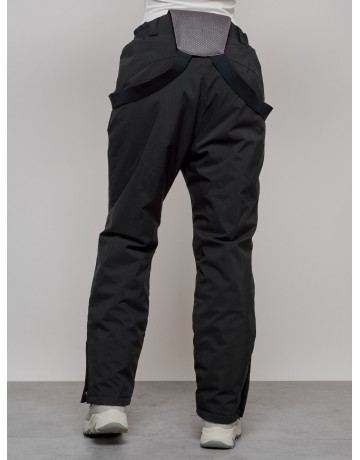 Зимний горнолыжный костюм для женщин.