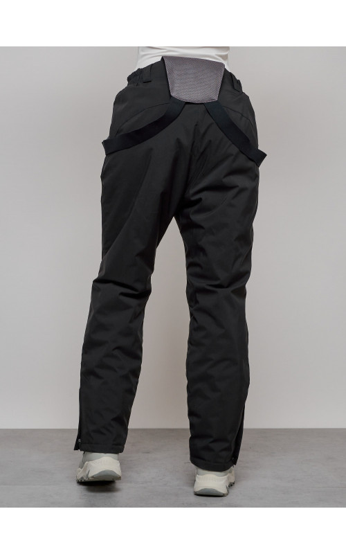 Зимний горнолыжный костюм для женщин.