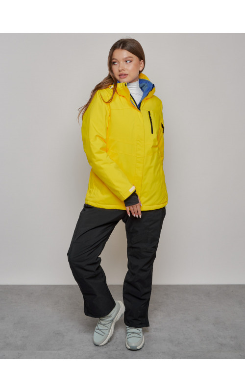 Зимний горнолыжный костюм для женщин.