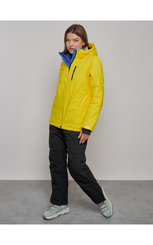 Зимний горнолыжный костюм для женщин.