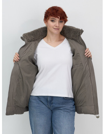 Пуховик для женщин с искусственной овчиной: стиль и тепло зимой