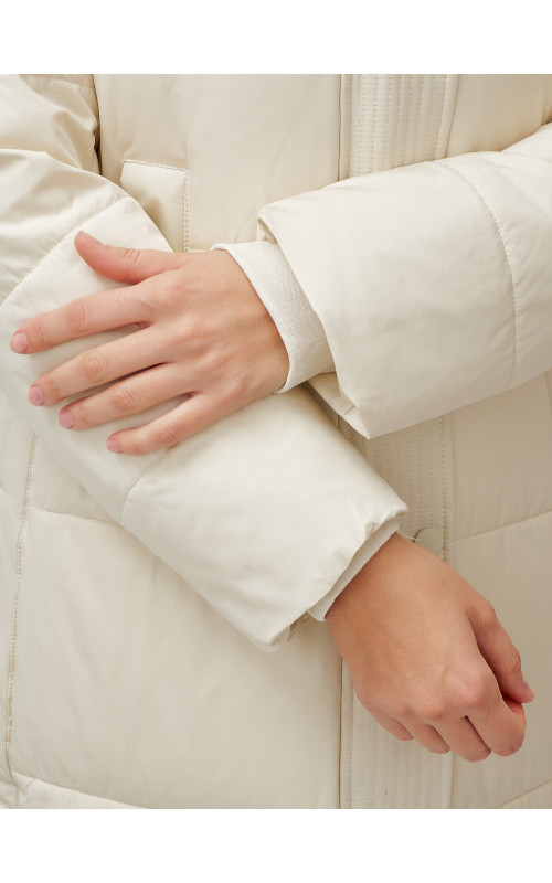 Длинный женский пуховик с капюшоном