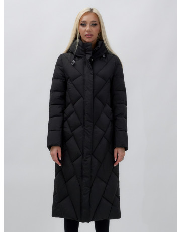Длинный женский пуховик прямого кроя с капюшоном.