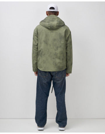 Спортивная мужская куртка для активного отдыха.