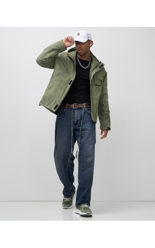 Спортивная мужская куртка для активного отдыха.