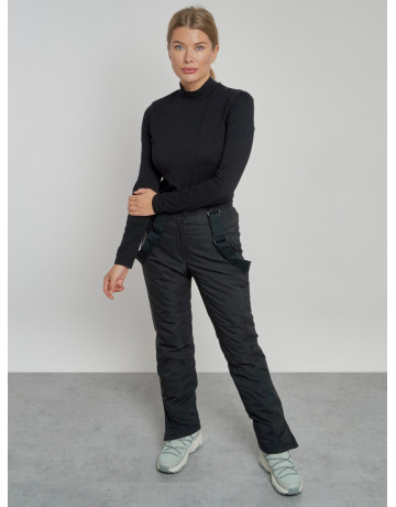 Женский горнолыжный костюм для зимних видов спорта.