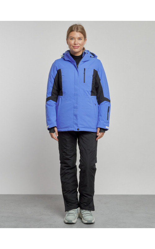 Женский горнолыжный костюм для зимних видов спорта.