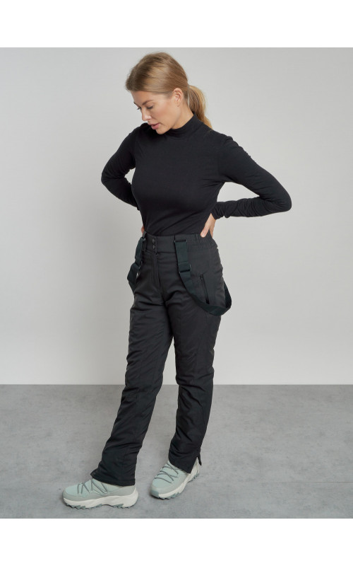 Женский горнолыжный костюм для зимних видов спорта.