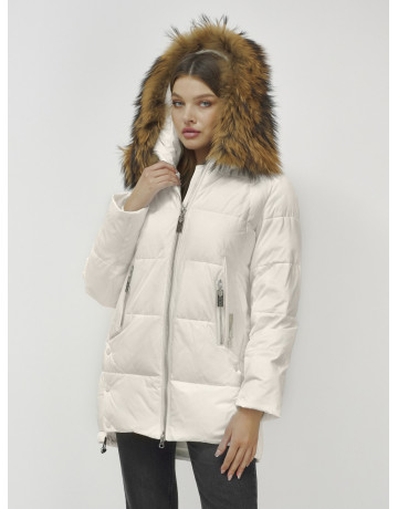 Женская зимняя куртка с меховой опушкой.